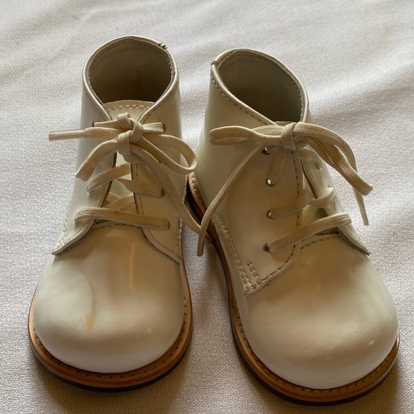 White Baby Walking Shoes - Picture 4 of 11